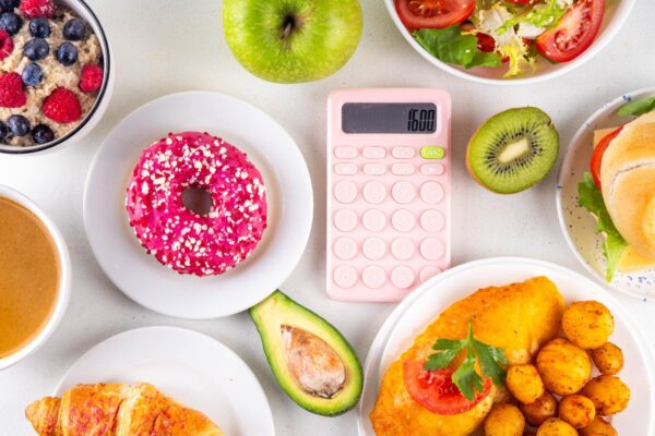 Dieta pentru slăbit sănătos: cum reduci caloriile fără să îți fie foame permanent