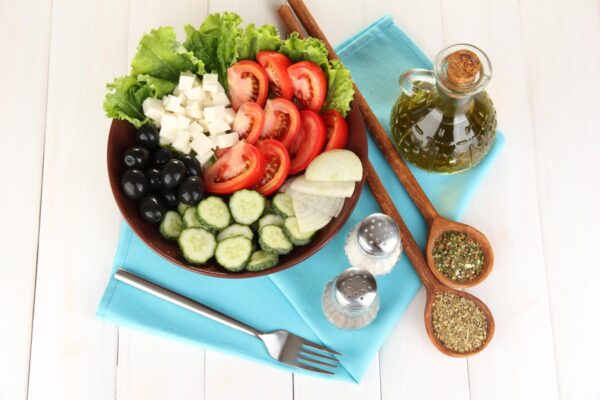 Dieta mediteraneană pentru slăbit: cum adaptezi porțiile dacă vrei să pierzi în greutate