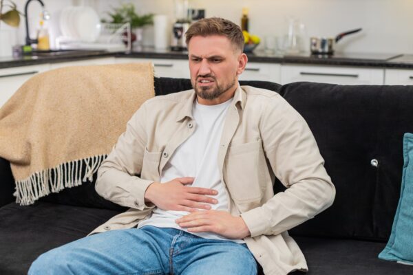 Durere în capul pieptului după masă: ce cauze digestive sunt evaluate